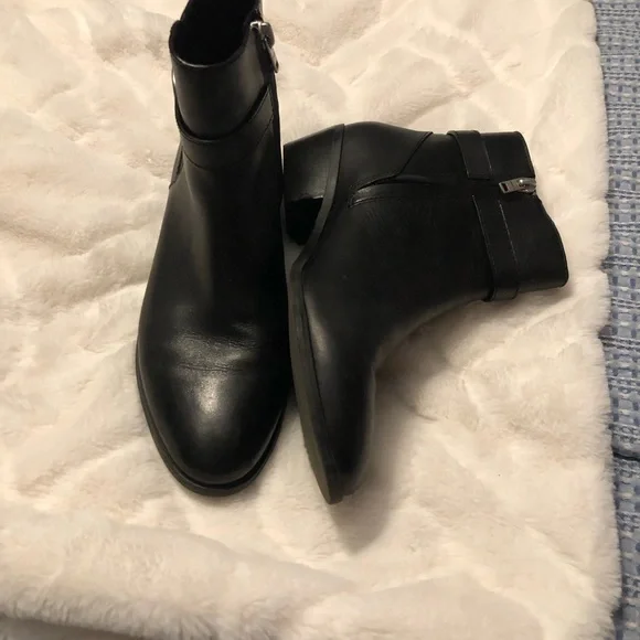 EUC Coach Debi Bootie Wore A Couple Of Times I Don’t Have The Box Price Is Firm - Picture 2 of 8